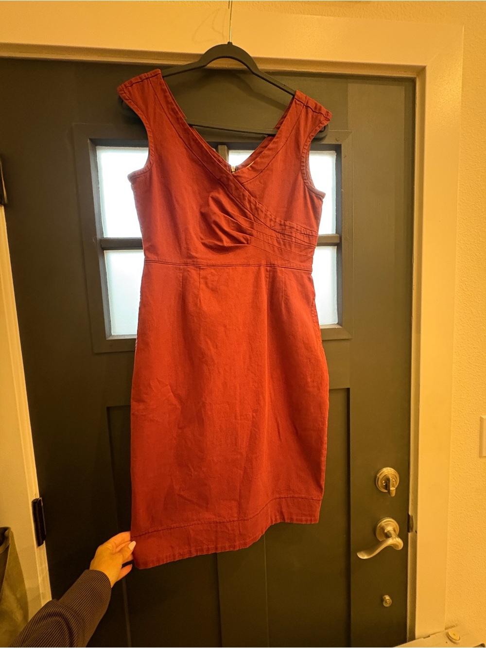Prairie Underground Sleeveless V-Neck Dress in burgundy/Rust